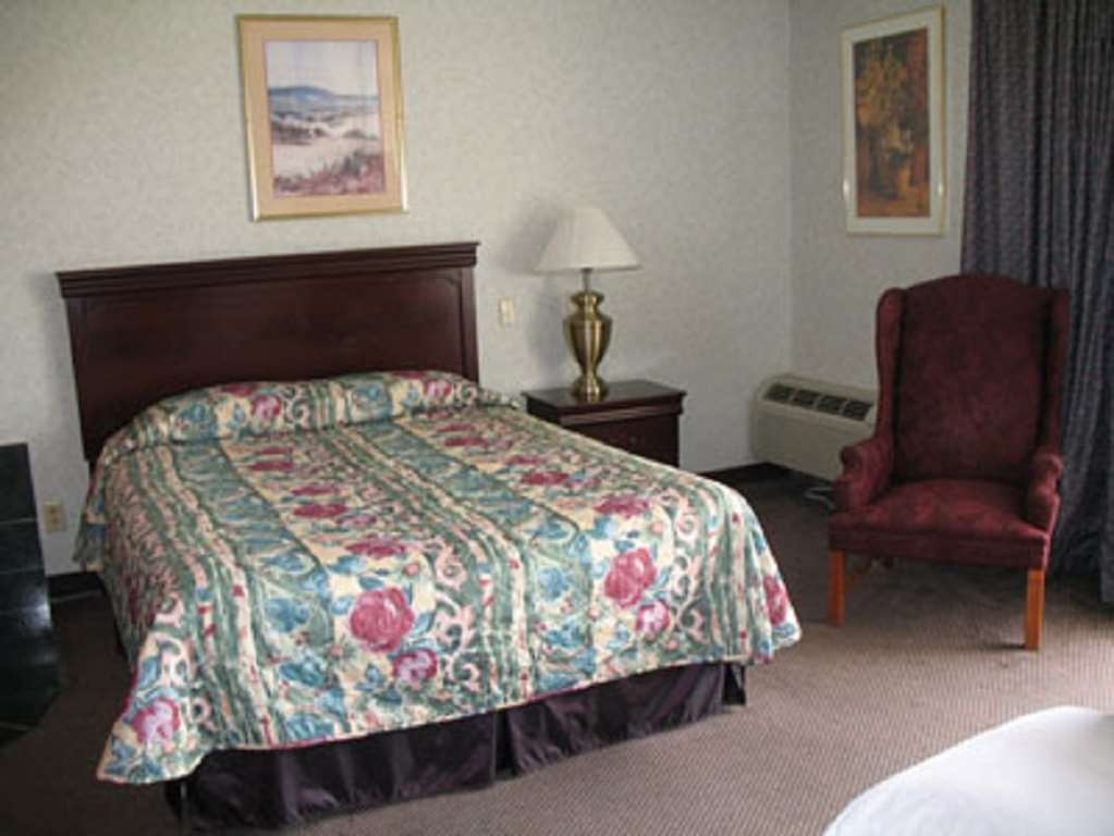麦迪逊高地红顶酒店 林奇堡 客房 照片